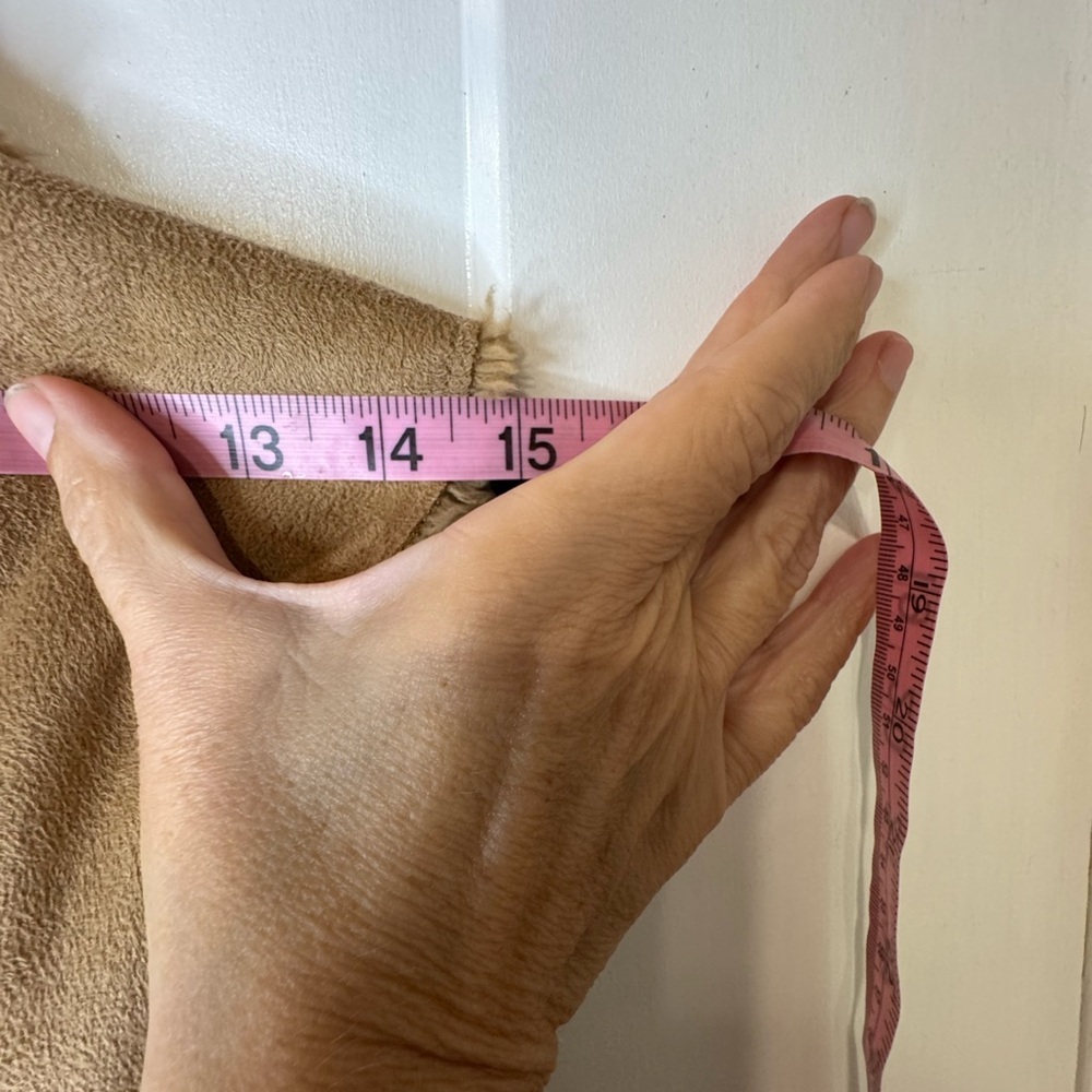 Faux Fur Vest size M - Picture 11 of 11